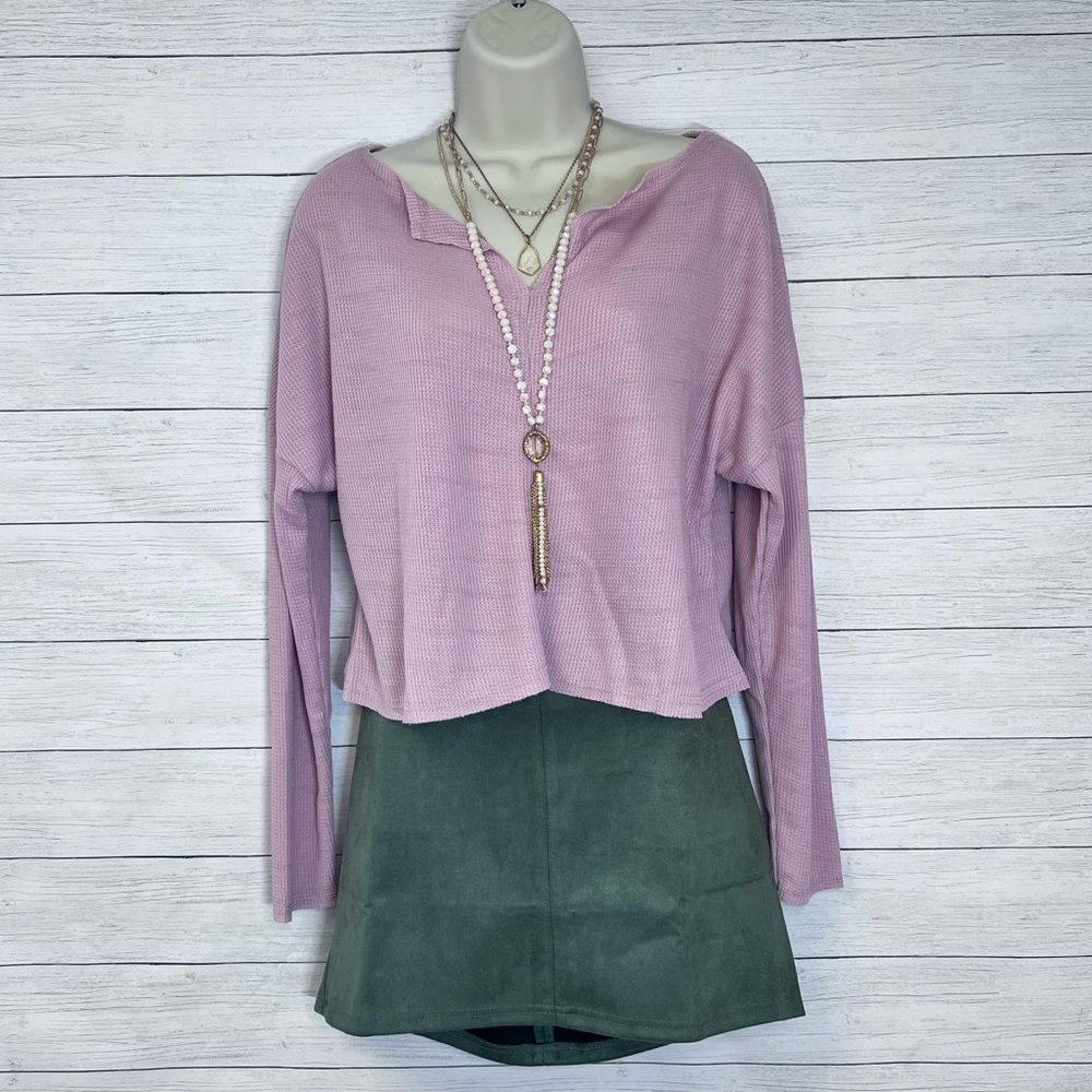 Boutique Brand Notch Collar Waffle Knit Lightweight Crop Top in Dusty Pink 💗 - Picture 2 of 10